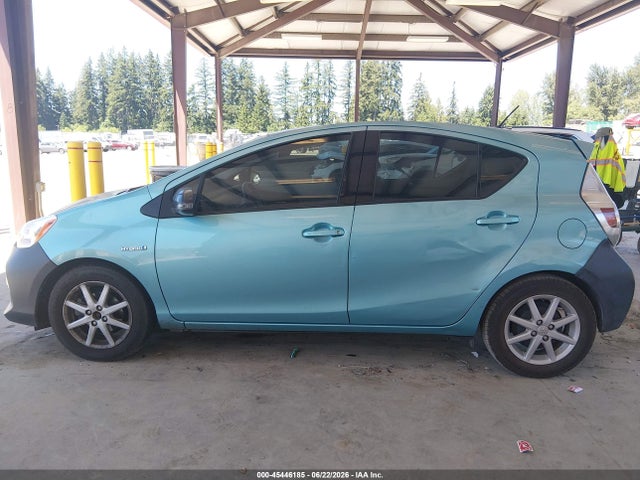 Toyota Prius C Four 2014 JTDKDTB32E1066993 Image 14