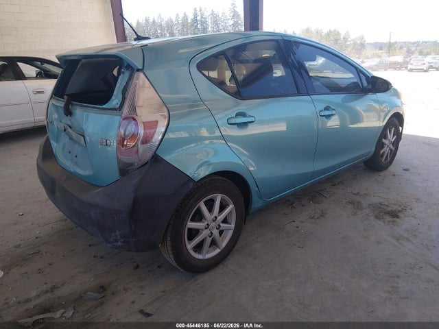 Toyota Prius C Four 2014 JTDKDTB32E1066993 Image 4