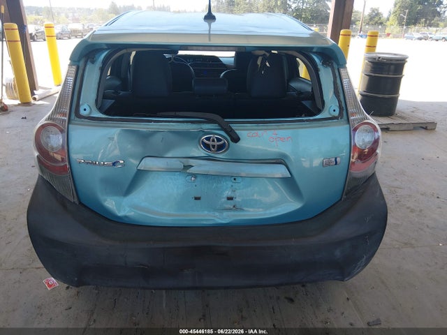 Toyota Prius C Four 2014 JTDKDTB32E1066993 Image 6