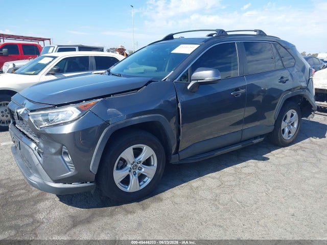Toyota Rav4 Xle 2019 JTMW1RFV5KD504327 Image 2