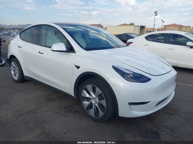 Продажа на аукционе авто 2024 Tesla Model Y Long Range Dual Motor All-wheel Drive, vin: 7SAYGAEE1RF030828, номер лота: 45446360