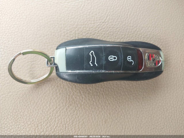45446391 :رقم المزاد ، WP1AE2A27BLA91592 vin ، 2011 Porsche Cayenne Hybrid S مزاد بيع