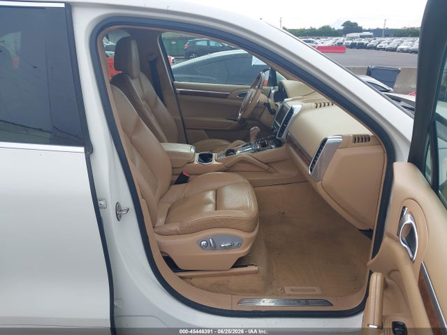 45446391 :رقم المزاد ، WP1AE2A27BLA91592 vin ، 2011 Porsche Cayenne Hybrid S مزاد بيع