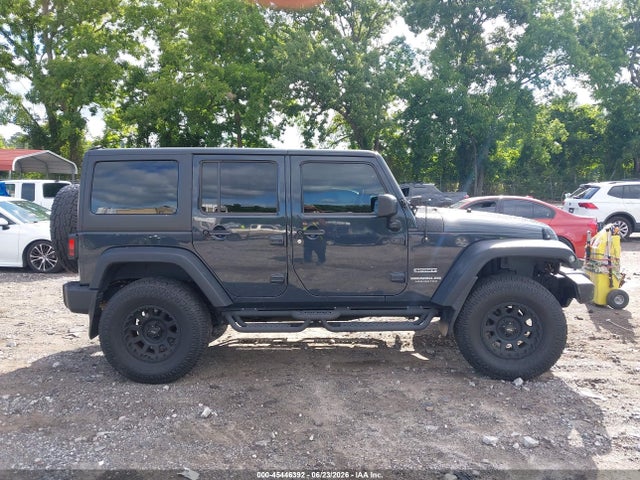 1C4BJWDG7HL721149 Jeep Wrangler Unlimited Sport 4x4