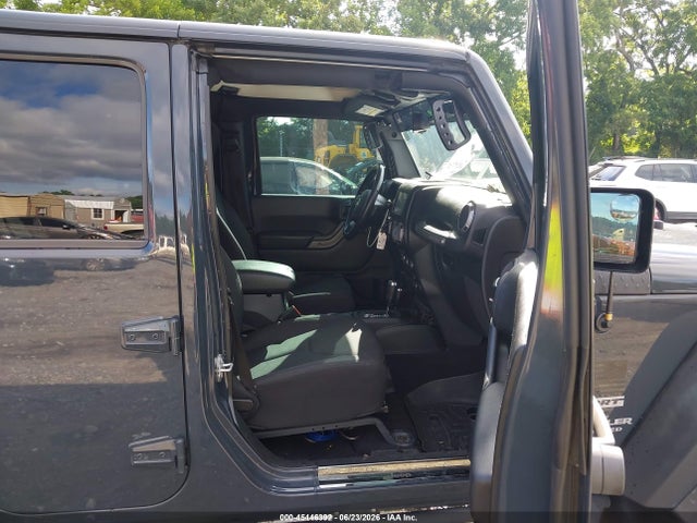 1C4BJWDG7HL721149 Jeep Wrangler Unlimited Sport 4x4