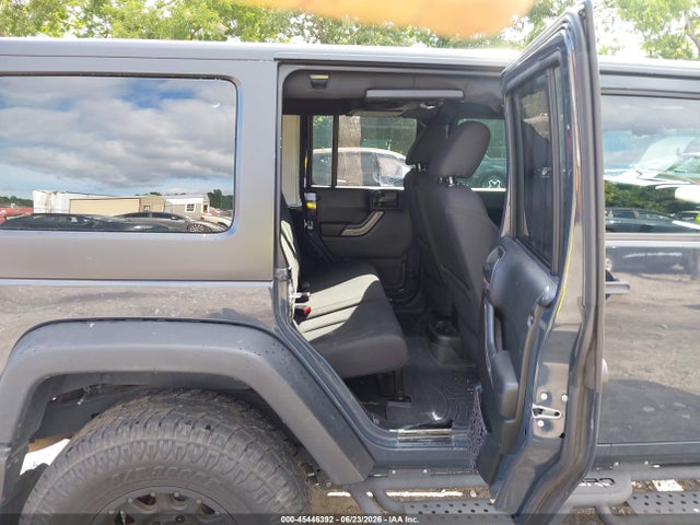 1C4BJWDG7HL721149 Jeep Wrangler Unlimited Sport 4x4