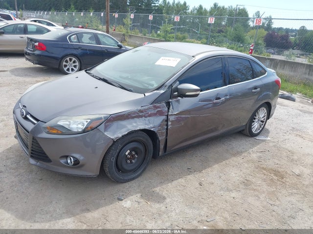 Ford Focus Titanium 2014 1FADP3J28EL117593 Image 2
