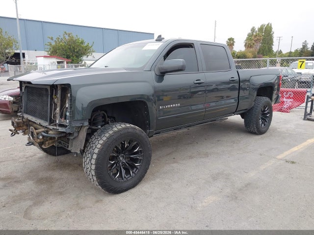 Chevrolet Silverado 1500 Lt 2017 1GCUKREC3HF152107 Image 2