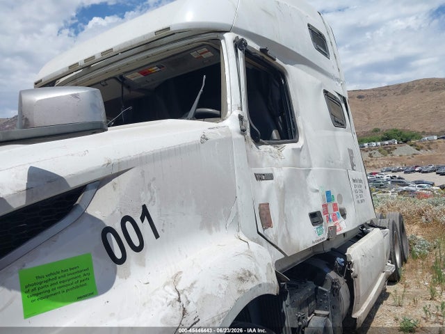 Продаж на аукціоні авто 2018 Volvo Vnl, vin: 4V4NC9EH4JN897591, номер лоту: 45446443