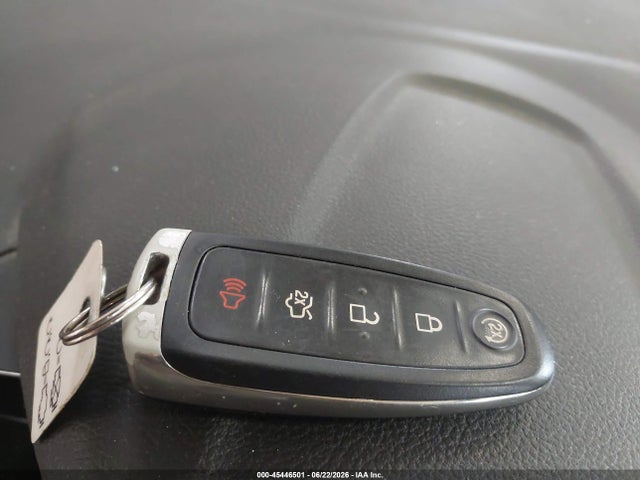 Продаж на аукціоні авто 2019 Ford Escape Se, vin: 1FMCU9GD8KUA00320, номер лоту: 45446501