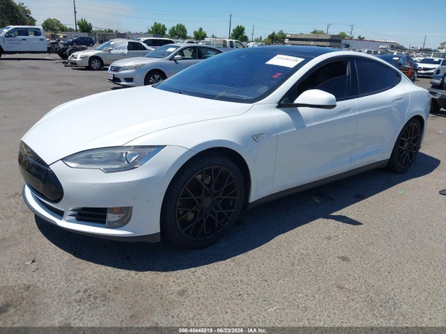 Tesla Model S 70d/85d/p85d 2015 5YJSA1H2XFF085196 Image 2