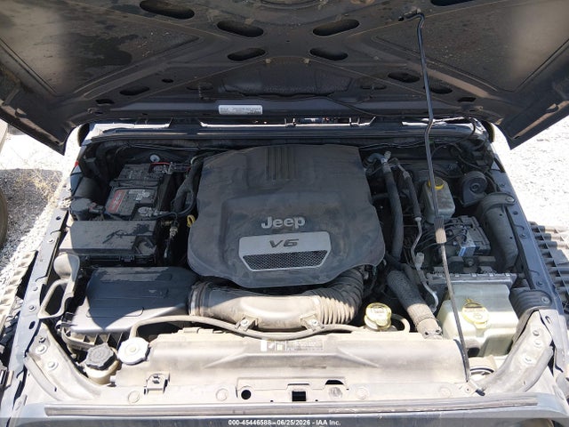 1C4BJWDG2HL581088 Jeep Wrangler Unlimited Sport