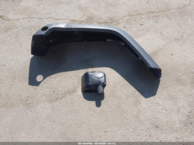 1C4BJWDG2HL581088 Jeep Wrangler Unlimited Sport