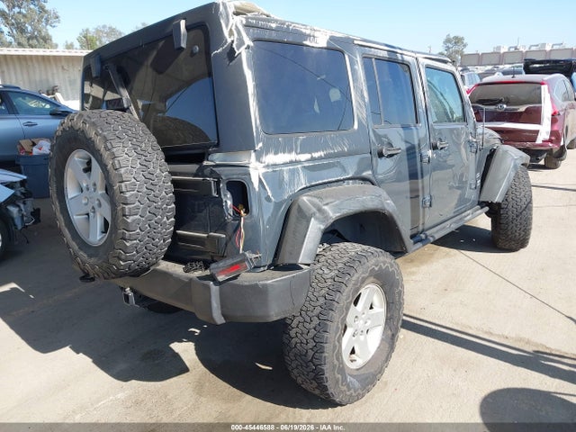 1C4BJWDG2HL581088 Jeep Wrangler Unlimited Sport