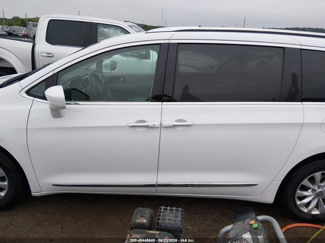 45446648 :رقم المزاد ، 2C4RC1BG3KR626018 vin ، 2019 Chrysler Pacifica Touring L مزاد بيع
