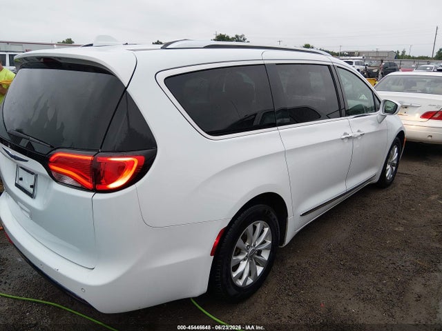 45446648 :رقم المزاد ، 2C4RC1BG3KR626018 vin ، 2019 Chrysler Pacifica Touring L مزاد بيع