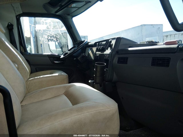 International Mv 2022 1HTEUMML9NH218116 Image 6