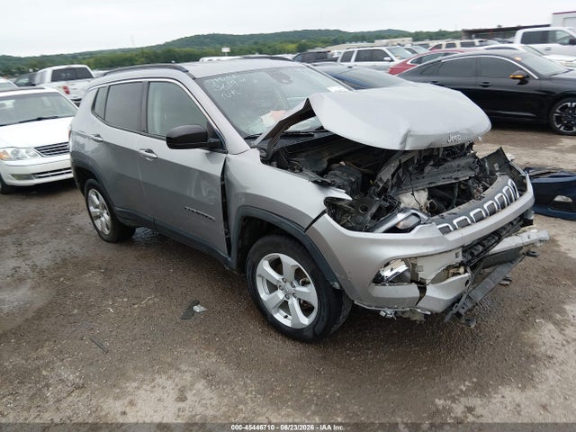 45446710 :رقم المزاد ، 3C4NJDBB5NT132965 vin ، 2022 Jeep Compass Latitude 4x4 مزاد بيع