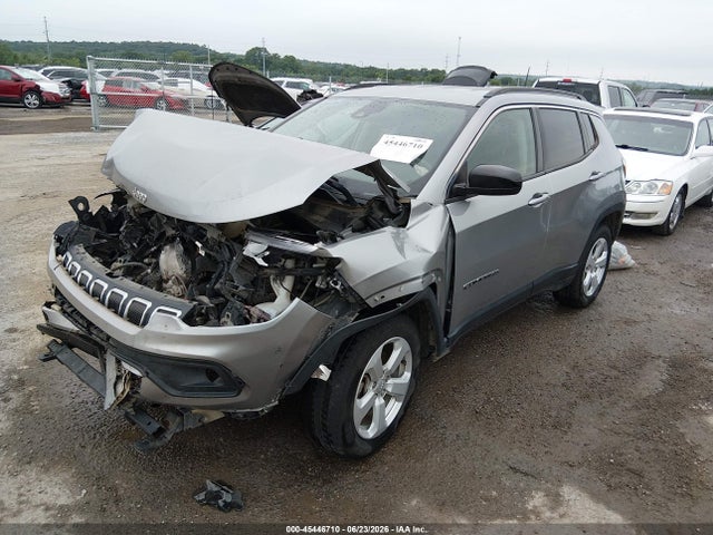 45446710 :رقم المزاد ، 3C4NJDBB5NT132965 vin ، 2022 Jeep Compass Latitude 4x4 مزاد بيع