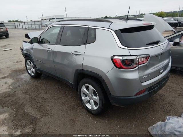 45446710 :رقم المزاد ، 3C4NJDBB5NT132965 vin ، 2022 Jeep Compass Latitude 4x4 مزاد بيع