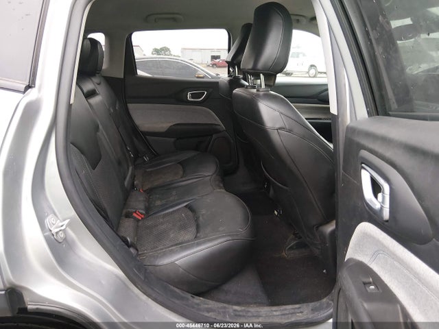 45446710 :رقم المزاد ، 3C4NJDBB5NT132965 vin ، 2022 Jeep Compass Latitude 4x4 مزاد بيع