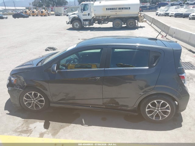 Chevrolet Sonic Lt Auto 2018 1G1JD6SH1J4104014 Image 14