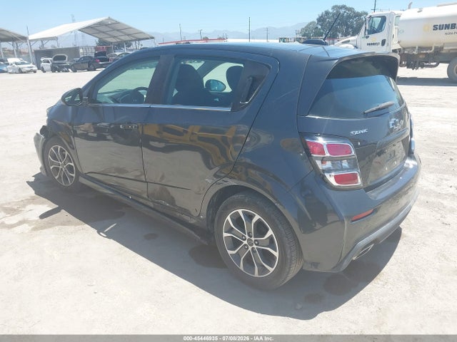 Chevrolet Sonic Lt Auto 2018 1G1JD6SH1J4104014 Image 3