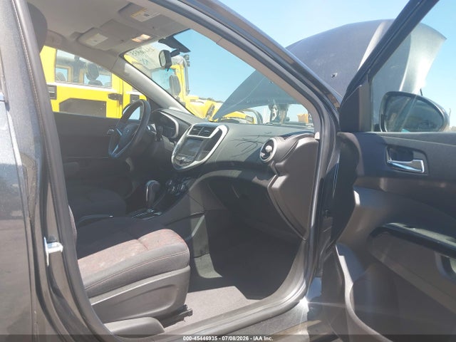 Chevrolet Sonic Lt Auto 2018 1G1JD6SH1J4104014 Image 5