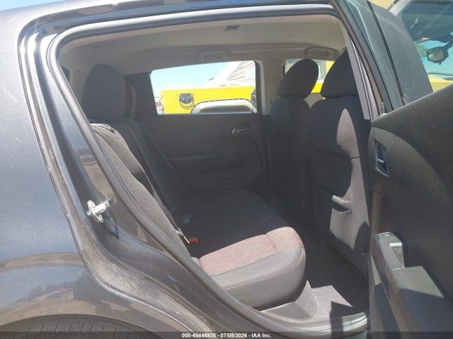 Chevrolet Sonic Lt Auto 2018 1G1JD6SH1J4104014 Image 8