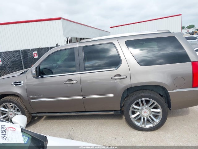 2011 Cadillac Escalade Platinum Edition მანქანა იყიდება აუქციონზე, vin: 1GYS3DEF1BR149403, აუქციონის ნომერი: 45446977