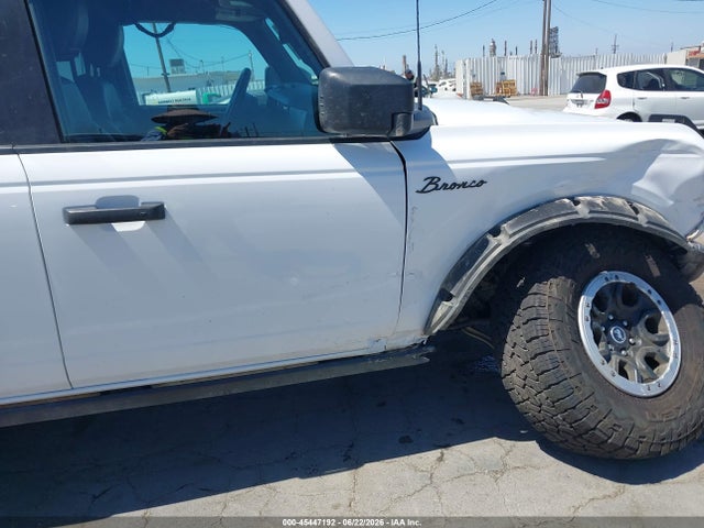 2022 Ford Bronco Black Diamond მანქანა იყიდება აუქციონზე, vin: 1FMEE5DP2NLB37504, აუქციონის ნომერი: 45447192