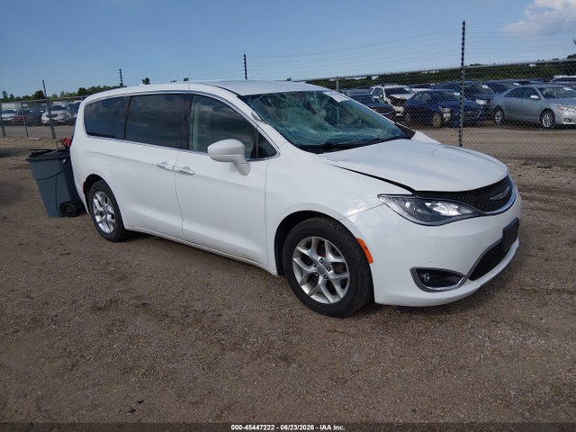 Продажа на аукционе авто 2018 Chrysler Pacifica Touring Plus, vin: 2C4RC1FG7JR125755, номер лота: 45447222