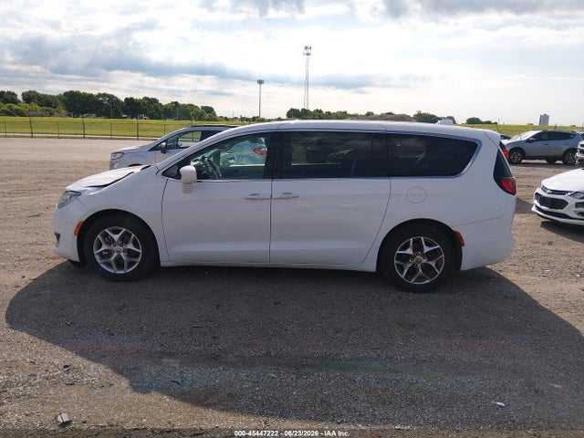 Продажа на аукционе авто 2018 Chrysler Pacifica Touring Plus, vin: 2C4RC1FG7JR125755, номер лота: 45447222