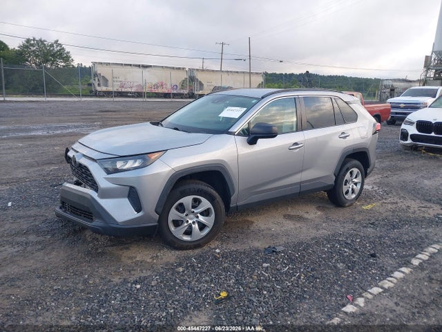 Toyota RAV4 LE 2019 2T3H1RFV1KW020599 Image 2