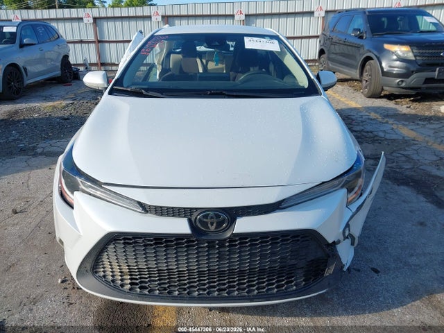 45447306 :رقم المزاد ، JTDEPMAE1NJ205265 vin ، 2022 Toyota Corolla Le مزاد بيع