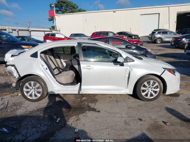 45447306 :رقم المزاد ، JTDEPMAE1NJ205265 vin ، 2022 Toyota Corolla Le مزاد بيع
