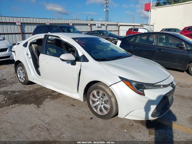 45447306 :رقم المزاد ، JTDEPMAE1NJ205265 vin ، 2022 Toyota Corolla Le مزاد بيع
