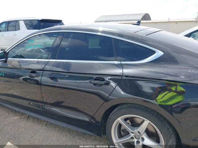 2019 Audi A5 45 Premium მანქანა იყიდება აუქციონზე, vin: WAUENCF57KA100375, აუქციონის ნომერი: 45447313