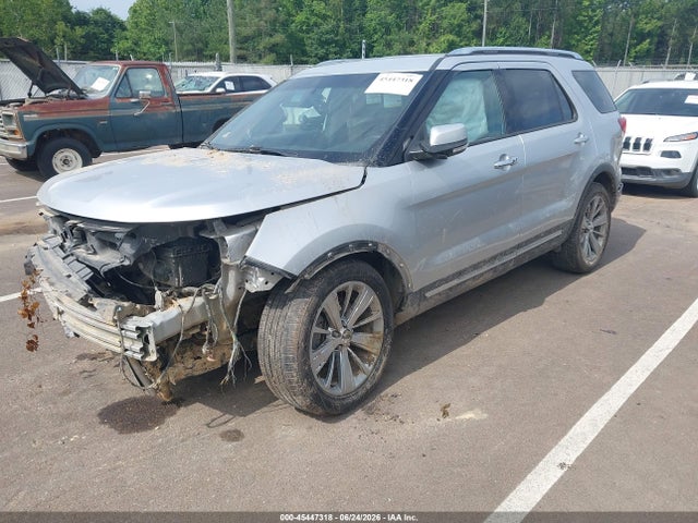 Ford Explorer Limited 2018 1FM5K7F8XJGA45960 Image 2