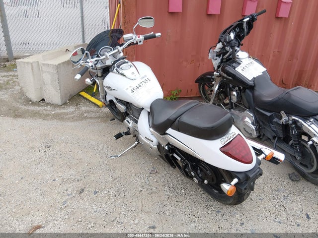 Suzuki VZ800 2015 JS1VS56A2F2100217 Image 3