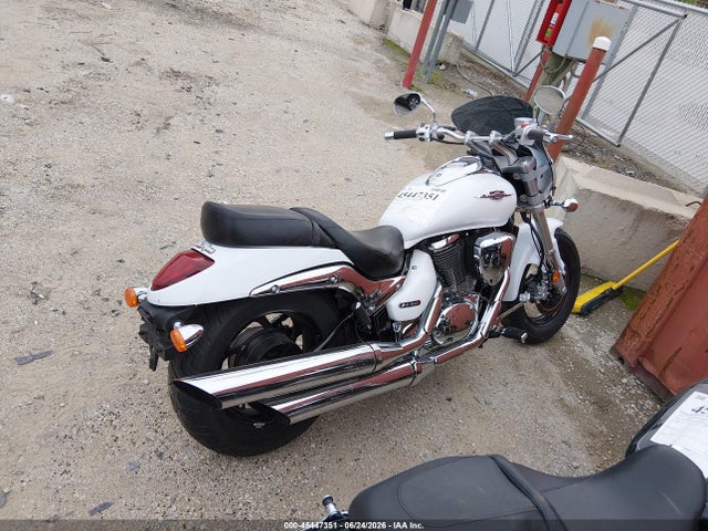 Suzuki VZ800 2015 JS1VS56A2F2100217 Image 4