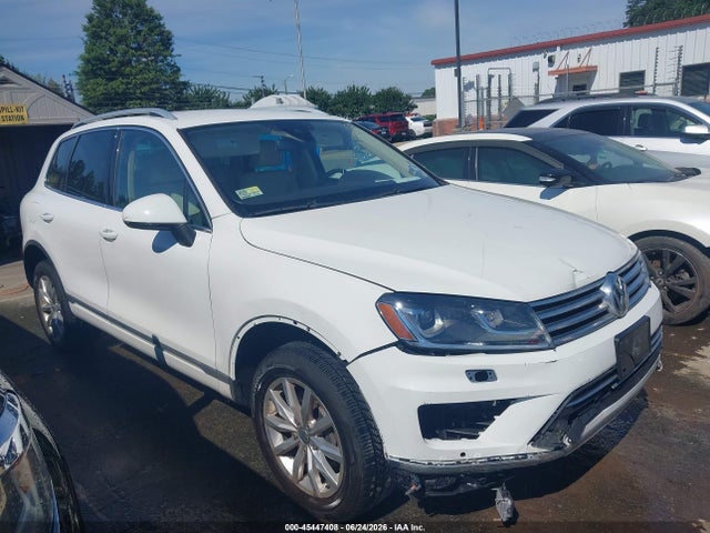 2016 Volkswagen Touareg Vr6 Sport მანქანა იყიდება აუქციონზე, vin: WVGEF9BP3GD012693, აუქციონის ნომერი: 45447408