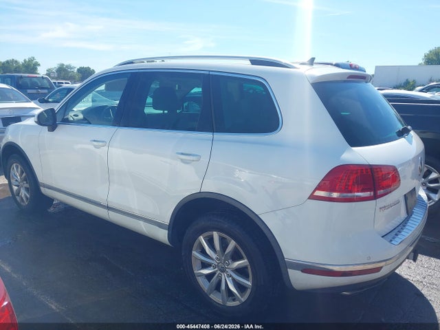 2016 Volkswagen Touareg Vr6 Sport მანქანა იყიდება აუქციონზე, vin: WVGEF9BP3GD012693, აუქციონის ნომერი: 45447408