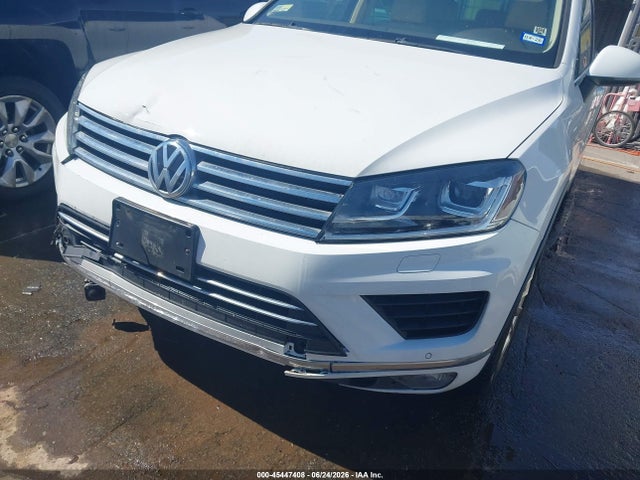 2016 Volkswagen Touareg Vr6 Sport მანქანა იყიდება აუქციონზე, vin: WVGEF9BP3GD012693, აუქციონის ნომერი: 45447408