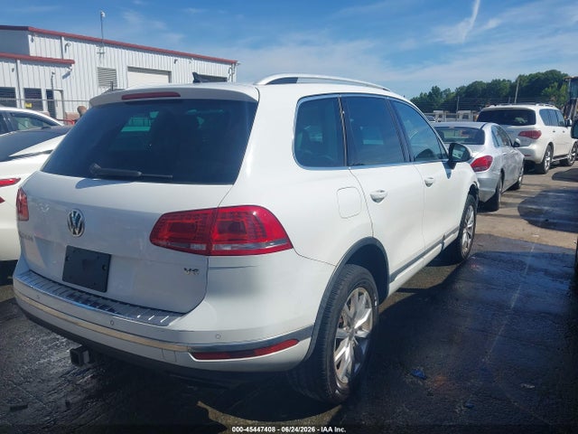 2016 Volkswagen Touareg Vr6 Sport მანქანა იყიდება აუქციონზე, vin: WVGEF9BP3GD012693, აუქციონის ნომერი: 45447408