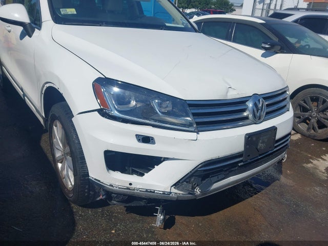 2016 Volkswagen Touareg Vr6 Sport მანქანა იყიდება აუქციონზე, vin: WVGEF9BP3GD012693, აუქციონის ნომერი: 45447408