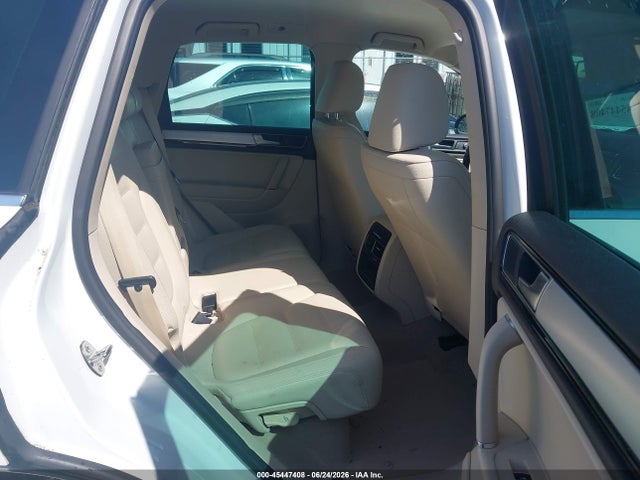 2016 Volkswagen Touareg Vr6 Sport მანქანა იყიდება აუქციონზე, vin: WVGEF9BP3GD012693, აუქციონის ნომერი: 45447408