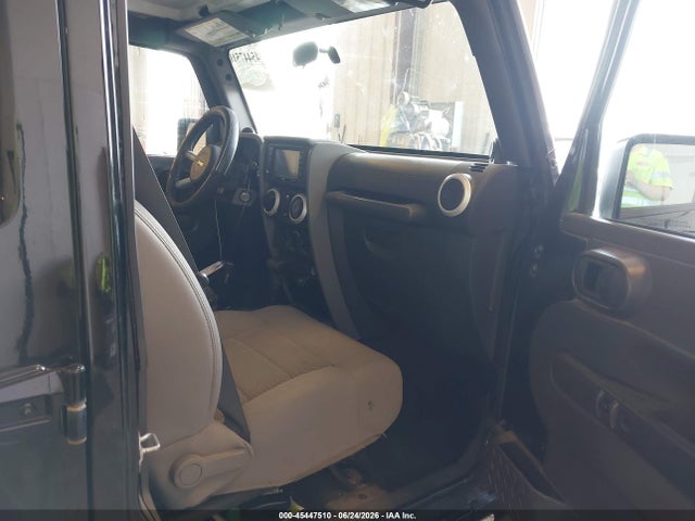 45447510 :رقم المزاد ، 1J8GA591X8L633676 vin ، 2008 Jeep Wrangler Unlimited Sahara مزاد بيع