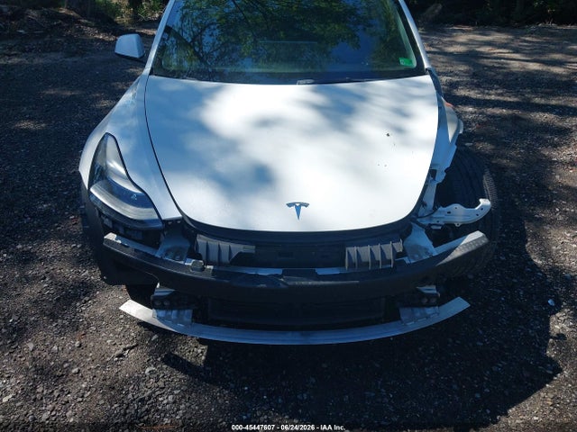 2022 Tesla Model 3 Long Range Dual Motor All-wheel Drive მანქანა იყიდება აუქციონზე, vin: 5YJ3E1EB9NF112836, აუქციონის ნომერი: 45447607