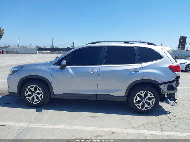 JF2SKAGC2KH576428 Subaru Forester Premium